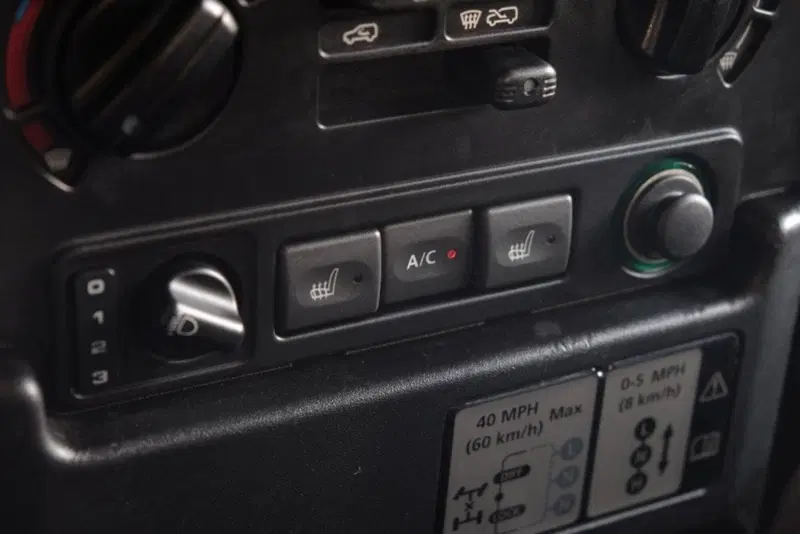 Land Rover Defender usata a Cuneo (20)
