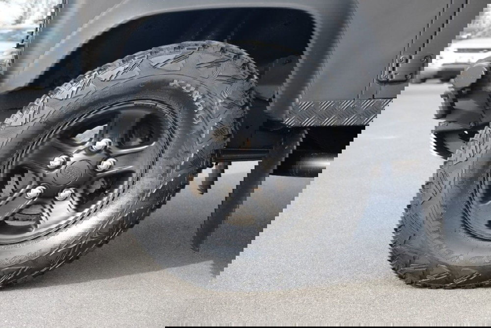 Land Rover Defender usata a Cuneo (9)