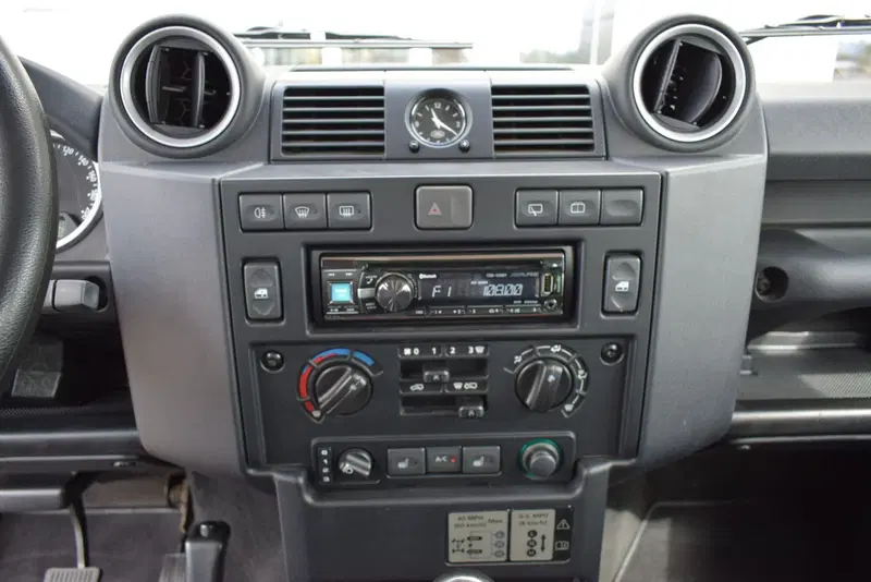 Land Rover Defender usata a Cuneo (11)