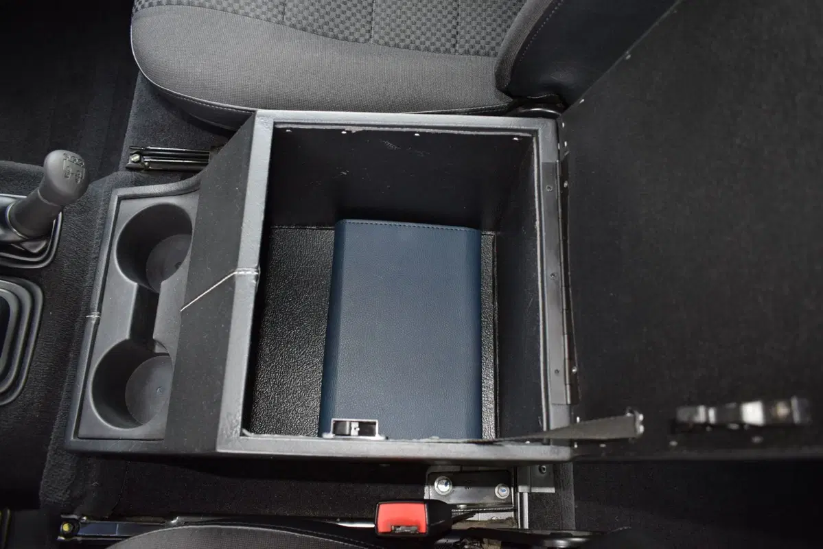 Land Rover Defender usata a Cuneo (14)
