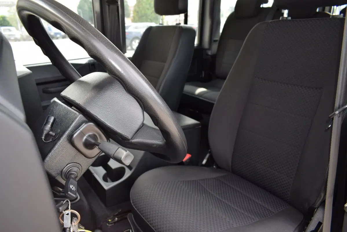 Land Rover Defender usata a Cuneo (16)