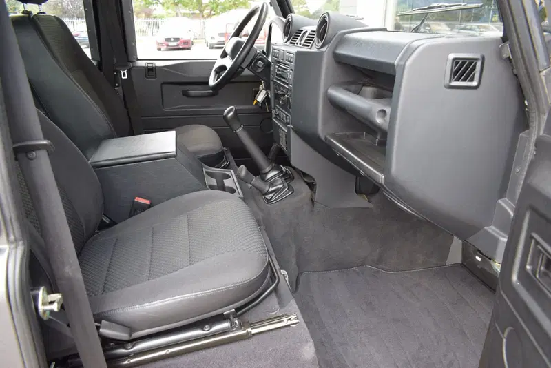 Land Rover Defender usata a Cuneo (17)