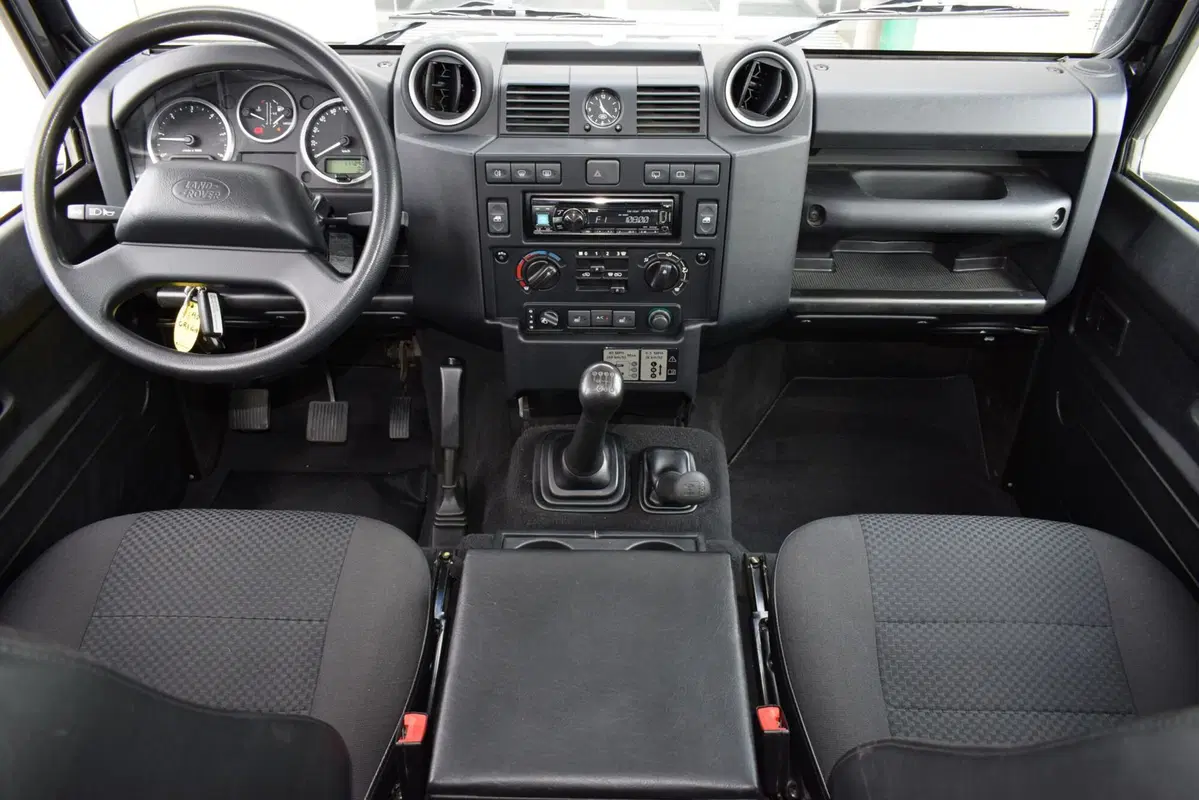 Land Rover Defender usata a Cuneo (9)