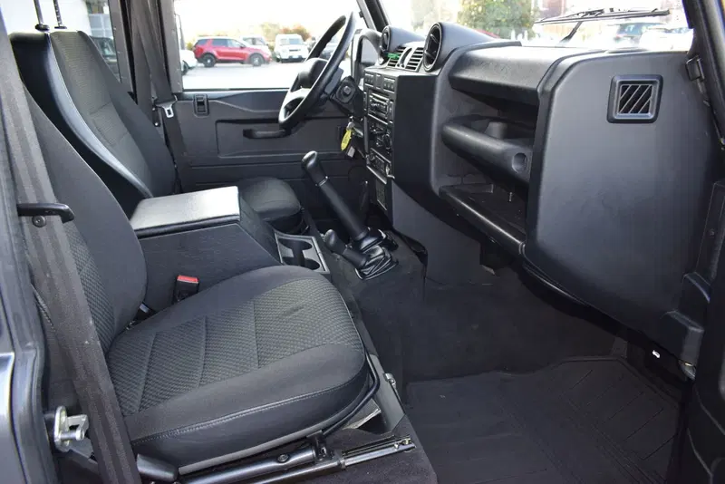Land Rover Defender usata a Cuneo (11)