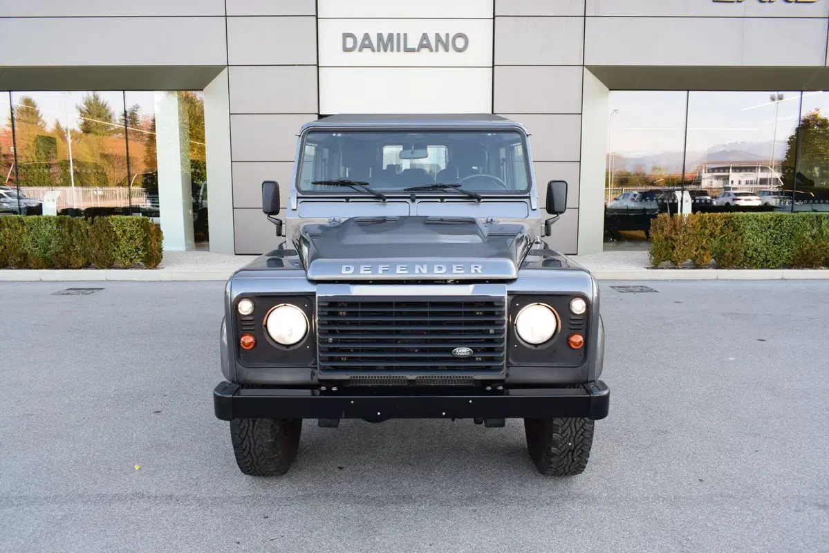 Land Rover Defender usata a Cuneo (2)