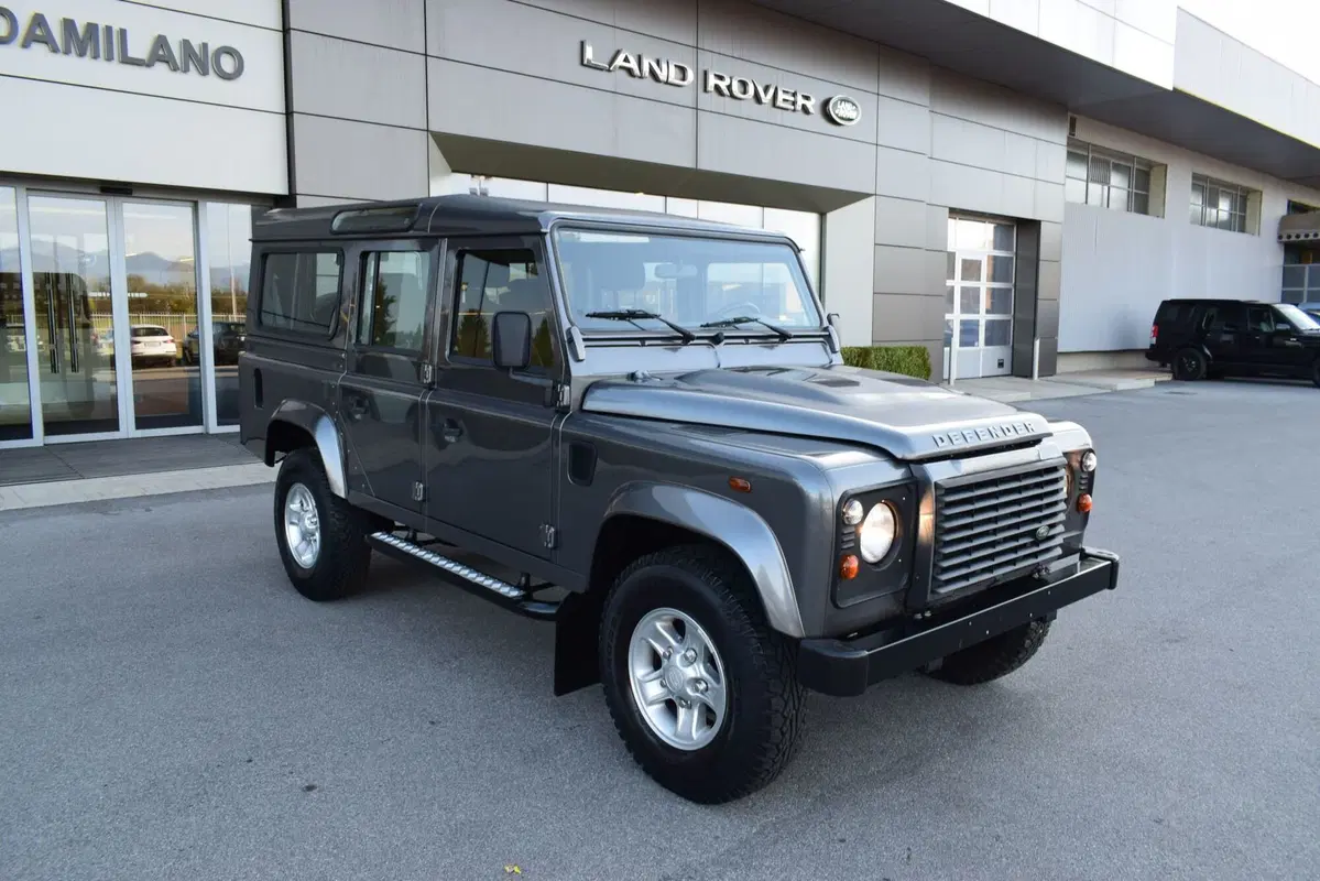 Land Rover Defender usata a Cuneo (3)