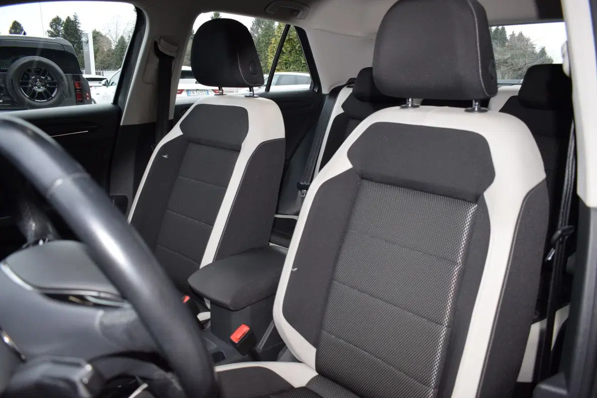 Volkswagen T-Roc usata a Cuneo (17)