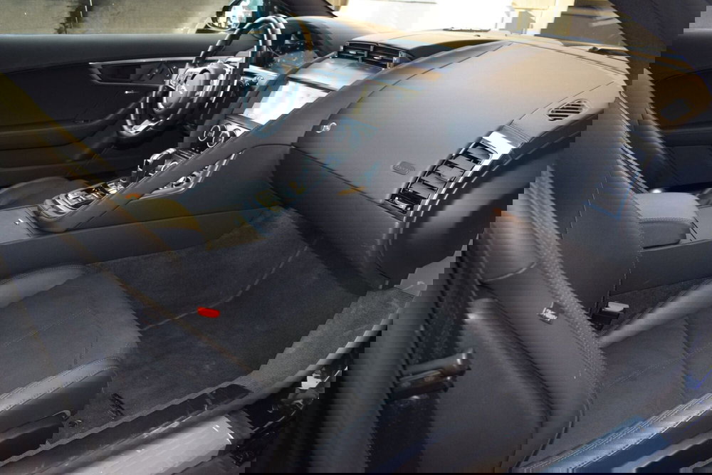 Jaguar F-Type Coupé usata a Cuneo (10)