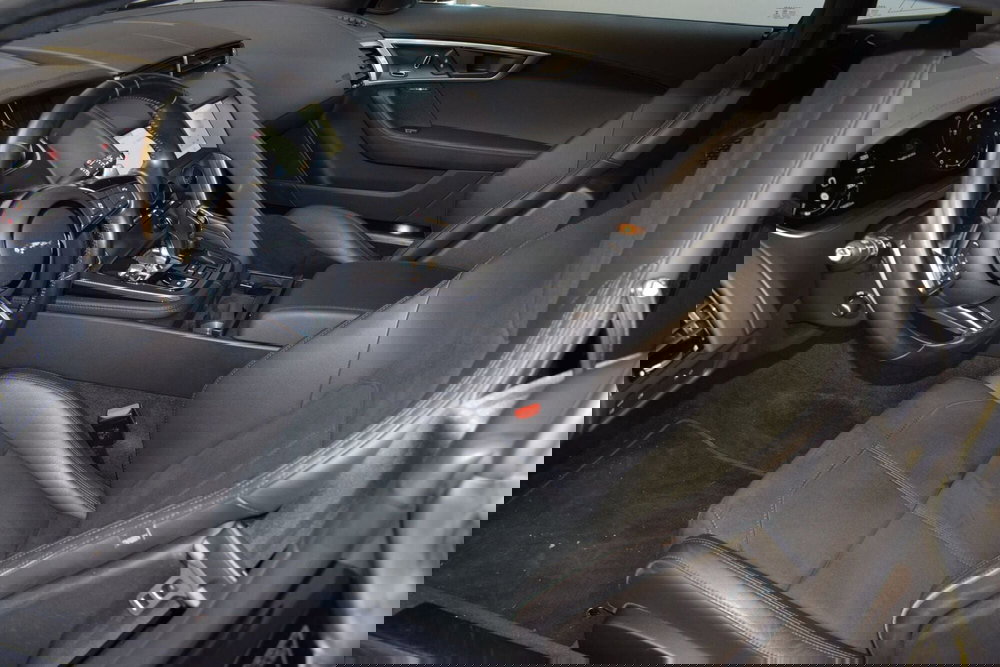 Jaguar F-Type Coupé usata a Cuneo (9)