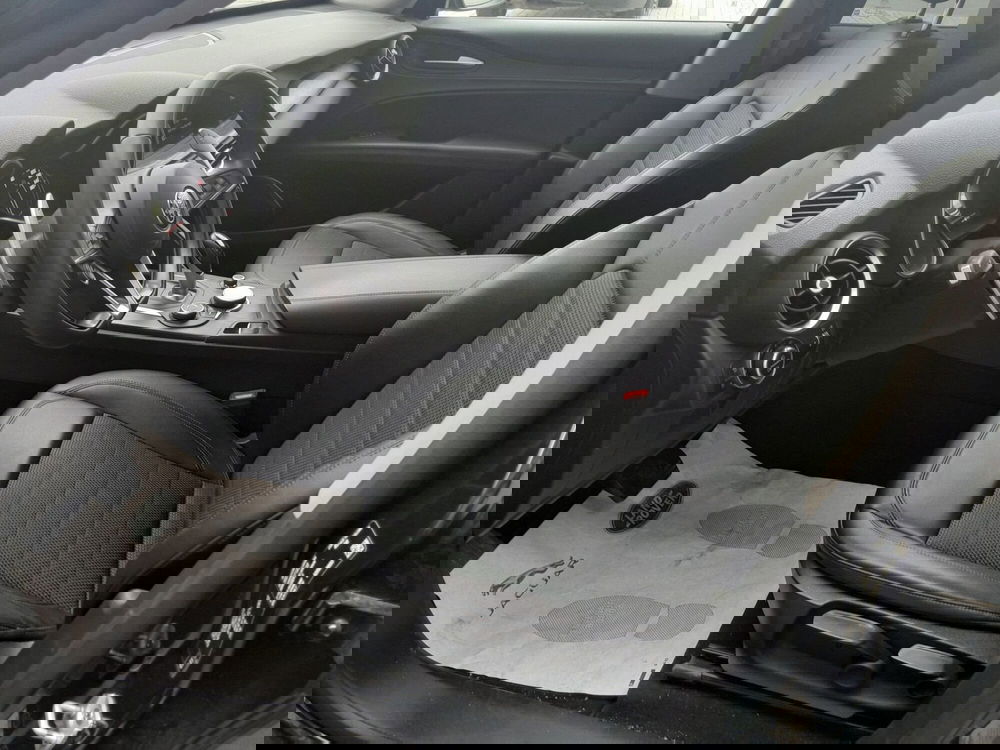 Alfa Romeo Stelvio usata a Cuneo (13)