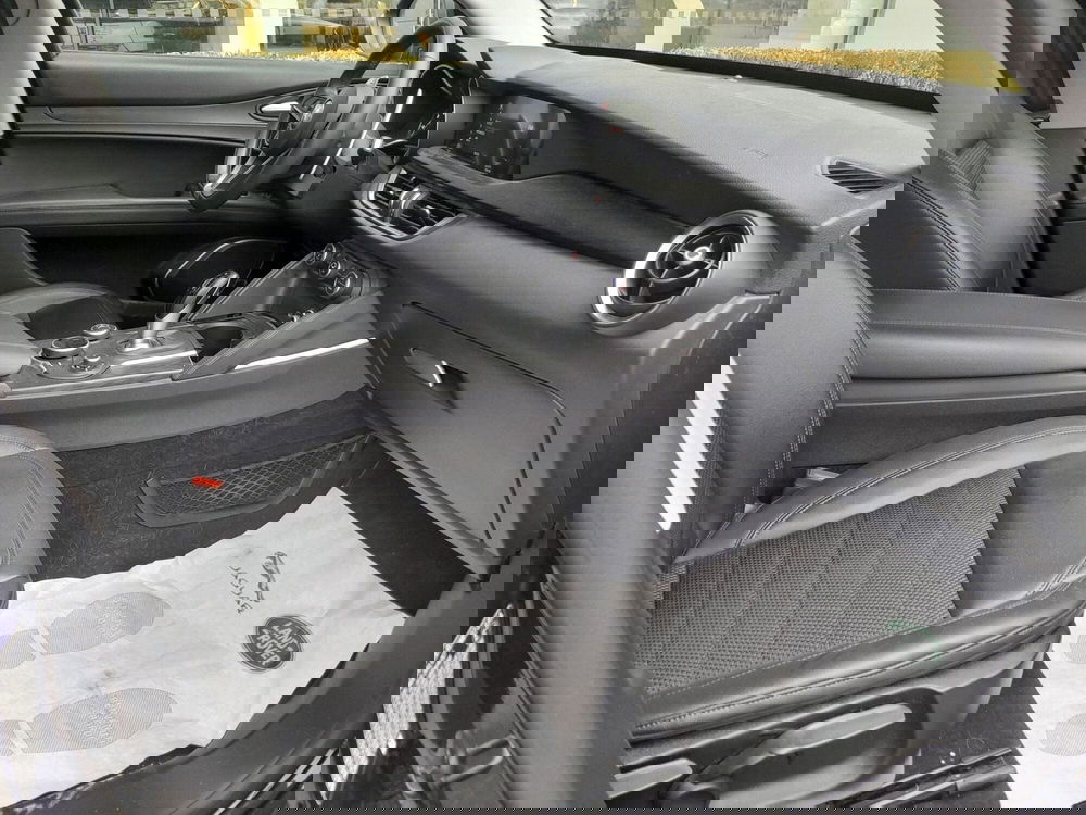 Alfa Romeo Stelvio usata a Cuneo (14)