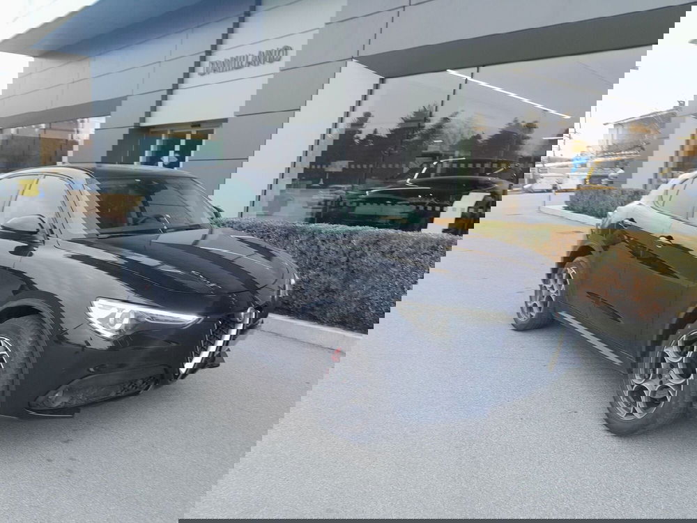 Alfa Romeo Stelvio usata a Cuneo (3)