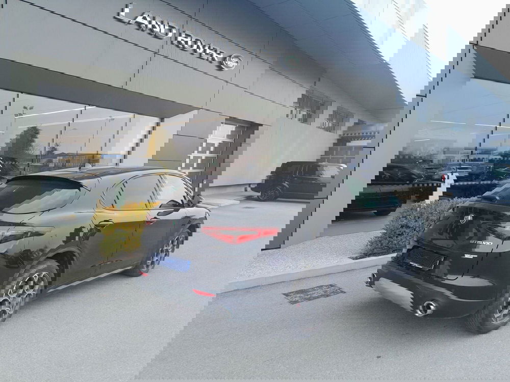 Alfa Romeo Stelvio usata a Cuneo (8)