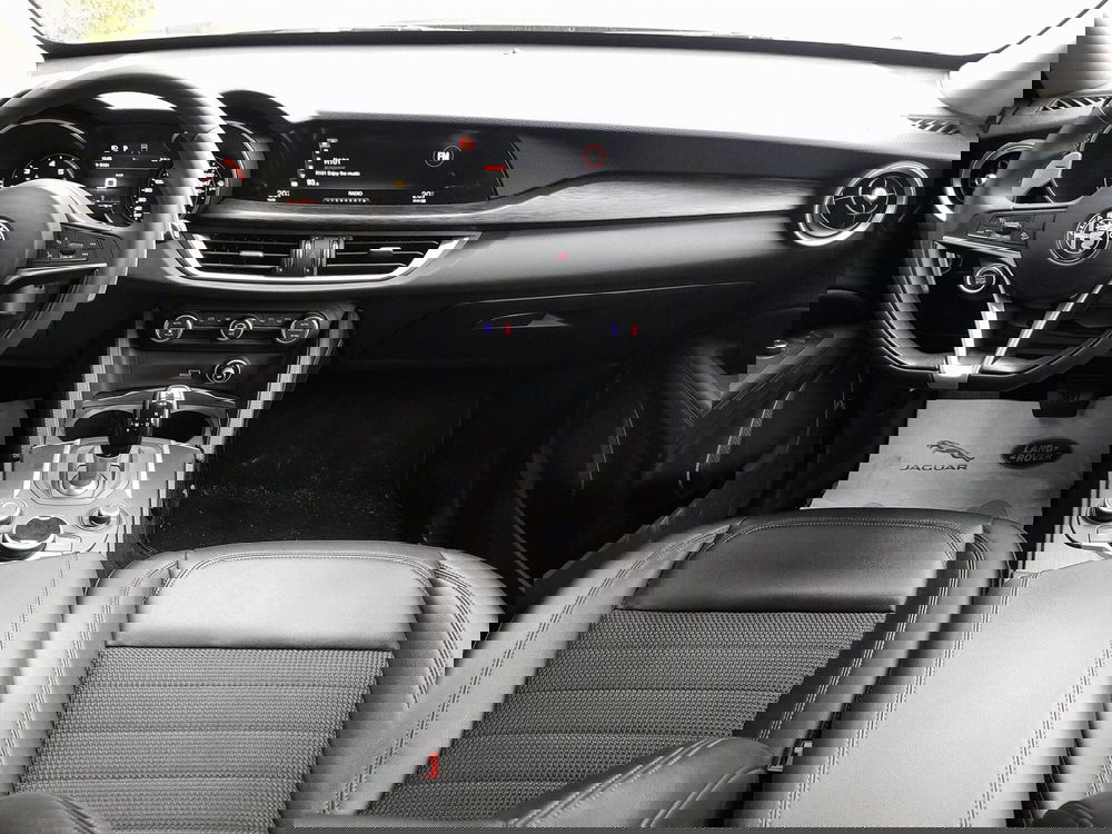 Alfa Romeo Stelvio usata a Cuneo (9)