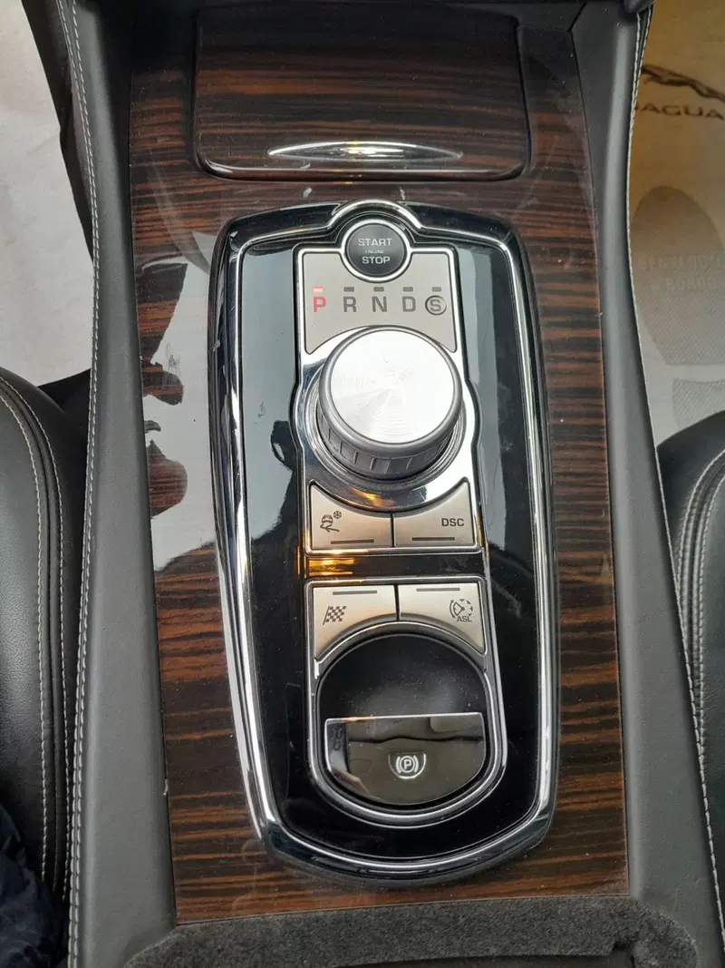 Jaguar XK usata a Cuneo (13)