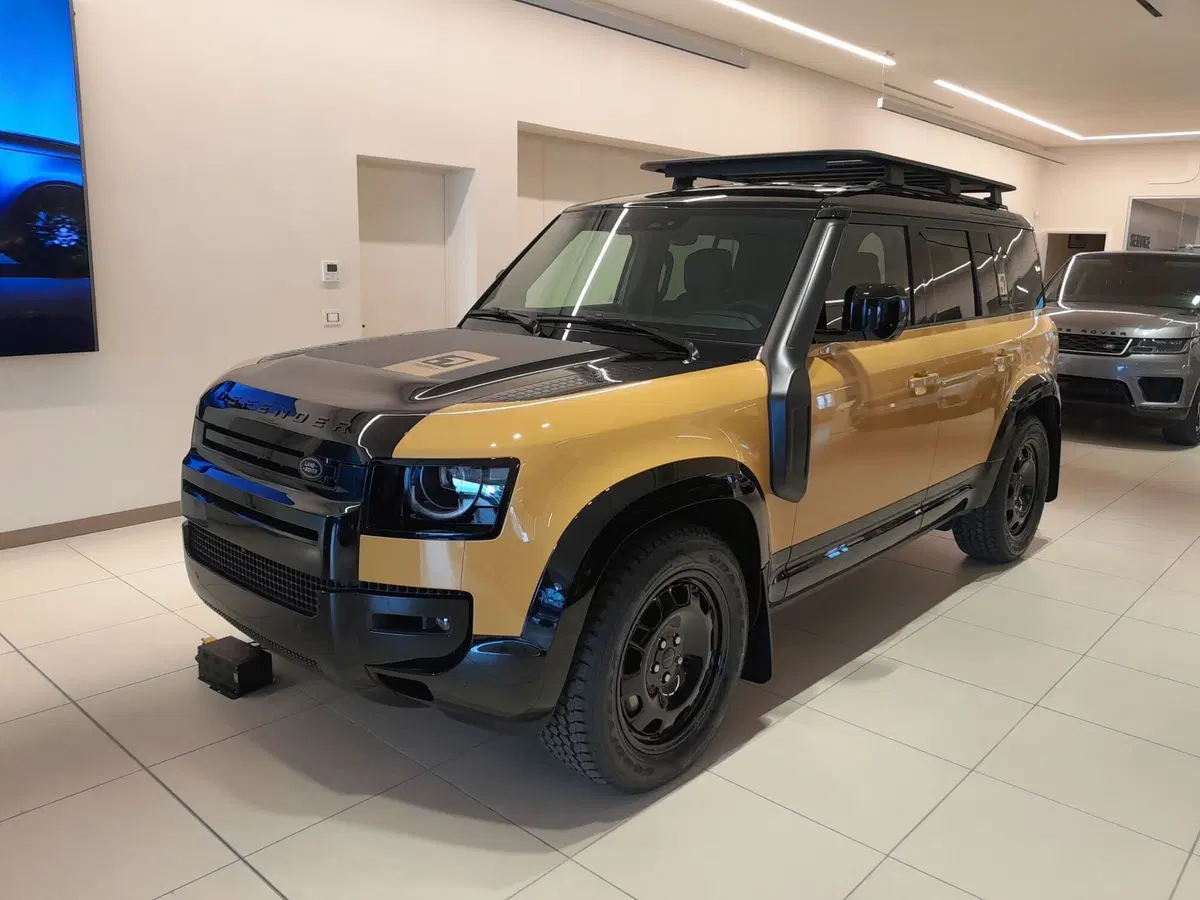 Land Rover Defender nuova a Cuneo