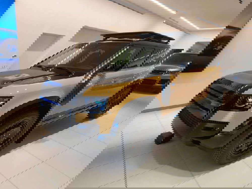 Land Rover Defender nuova a Cuneo