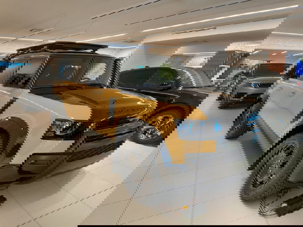 Land Rover Defender nuova a Cuneo (4)