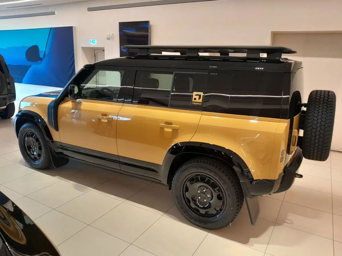 Land Rover Defender nuova a Cuneo (5)