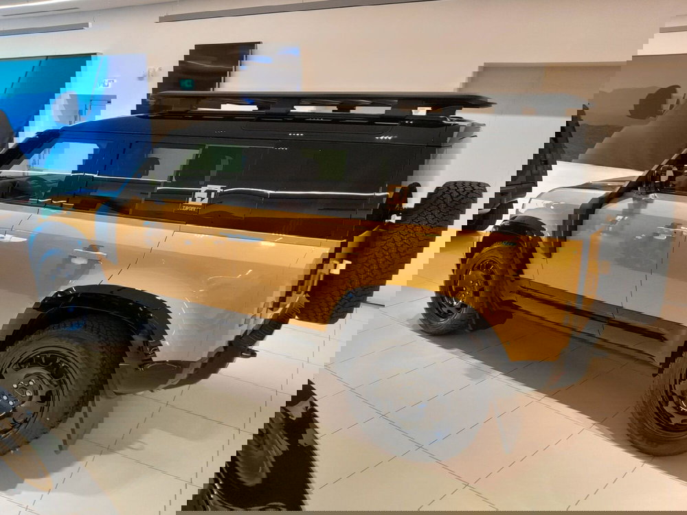 Land Rover Defender nuova a Cuneo (5)