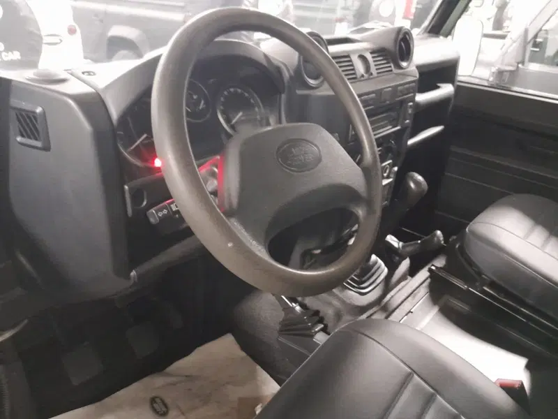 Land Rover Defender usata a Cuneo (7)