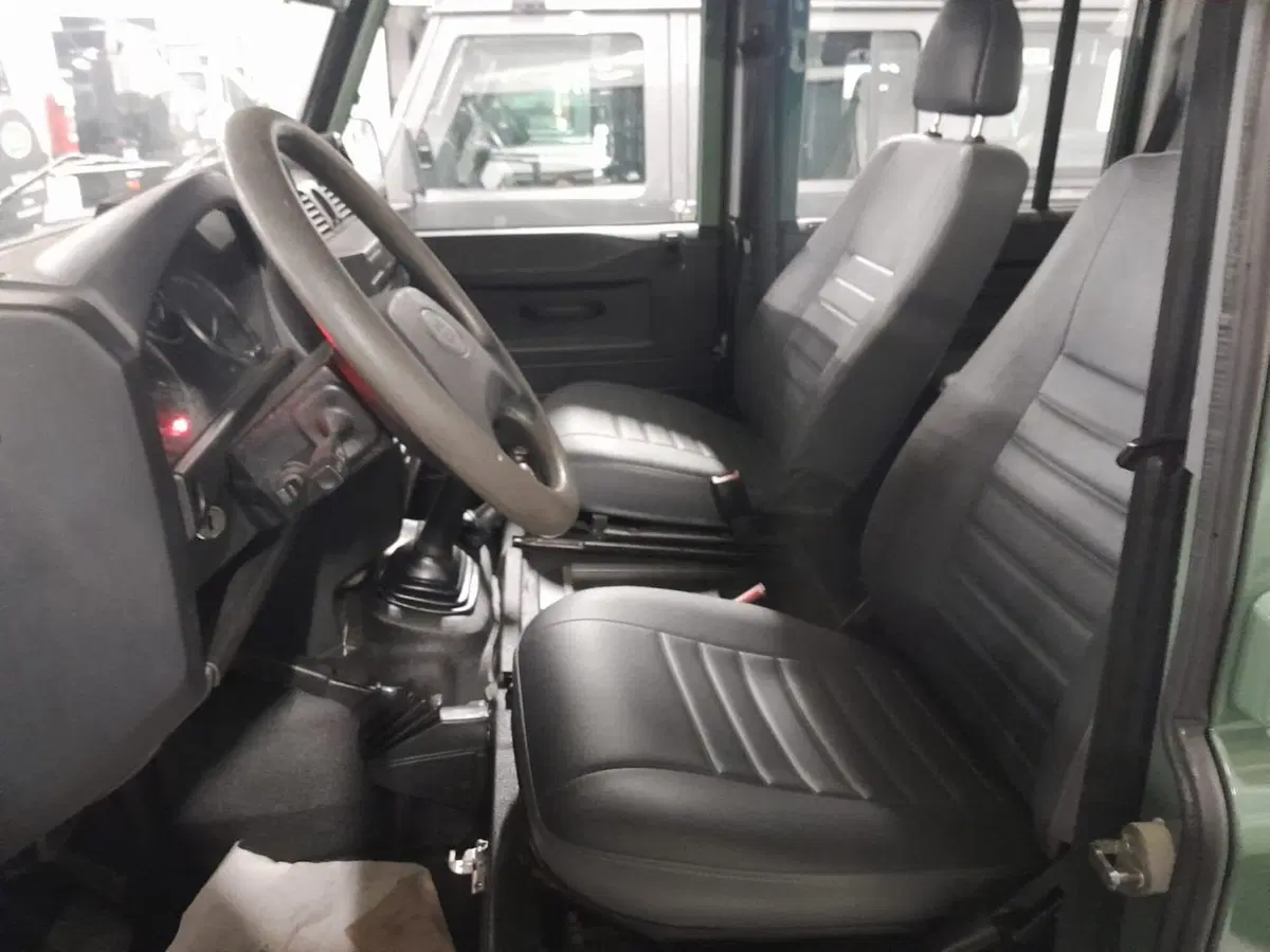 Land Rover Defender usata a Cuneo (8)