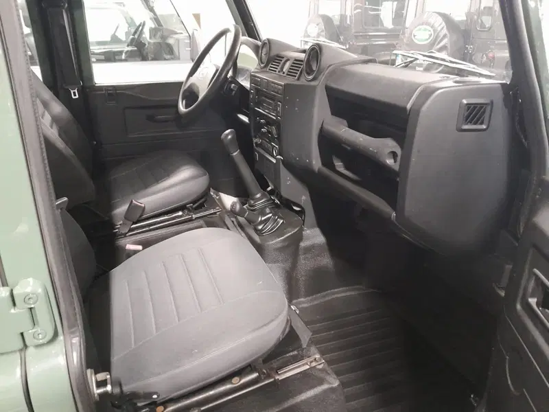 Land Rover Defender usata a Cuneo (9)