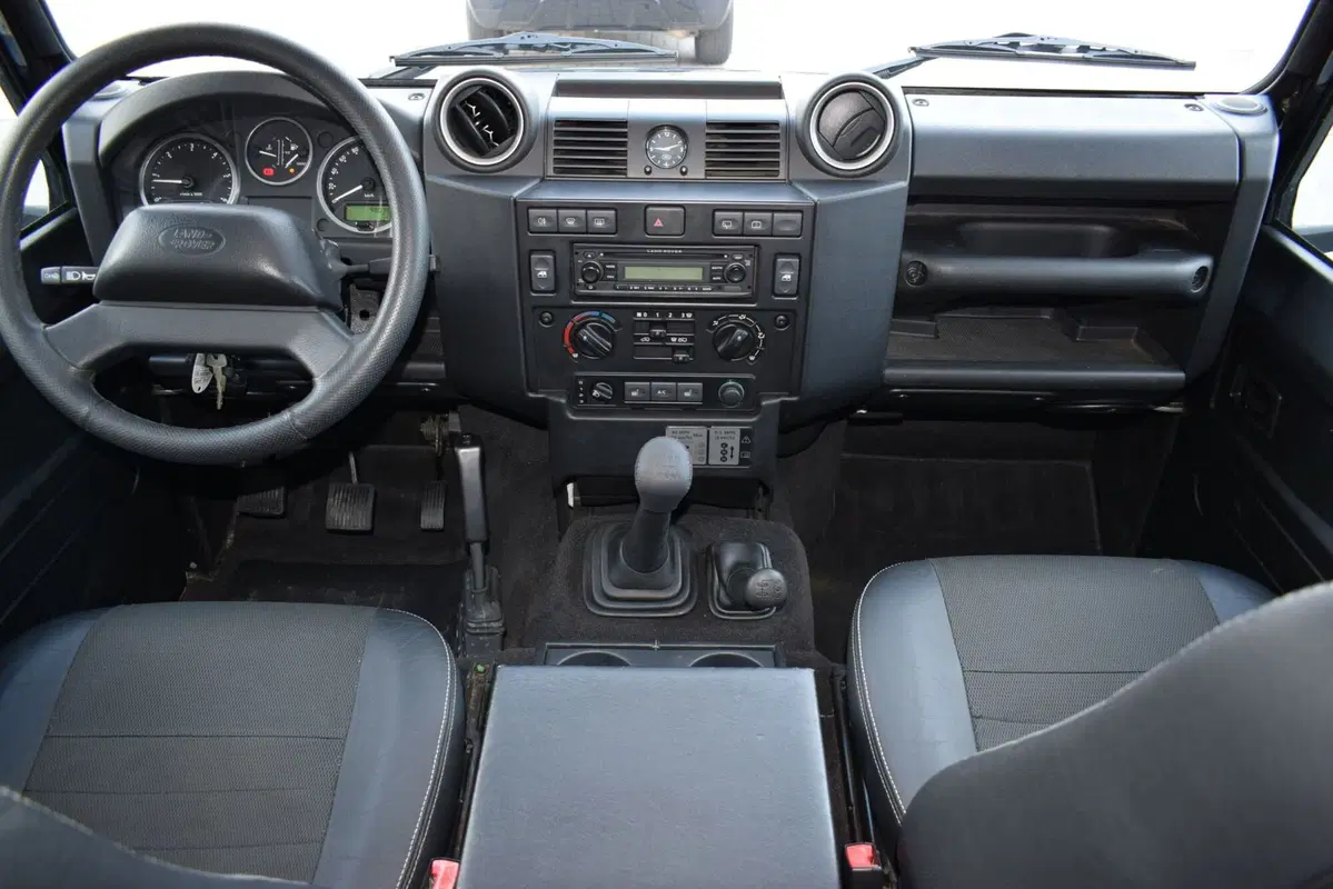 Land Rover Defender usata a Cuneo (10)