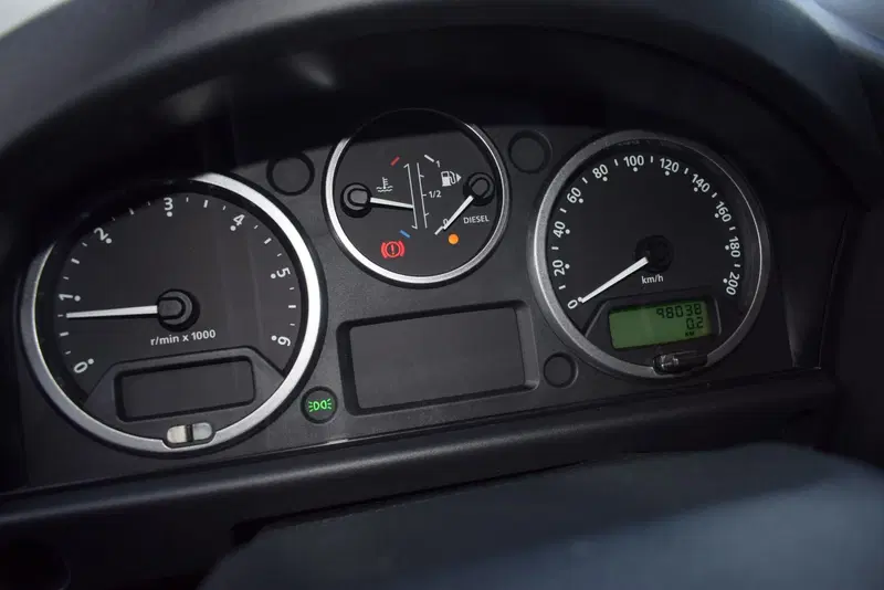 Land Rover Defender usata a Cuneo (11)