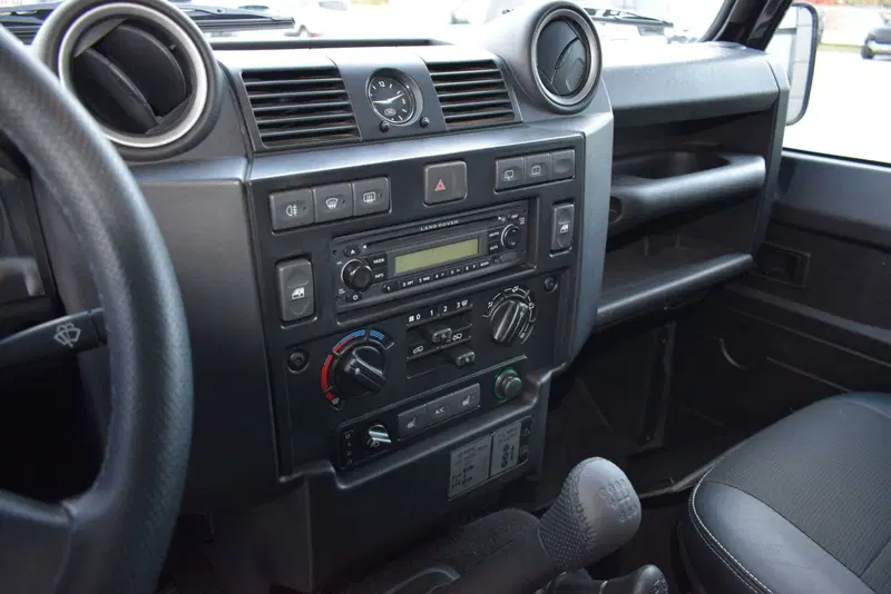 Land Rover Defender usata a Cuneo (12)