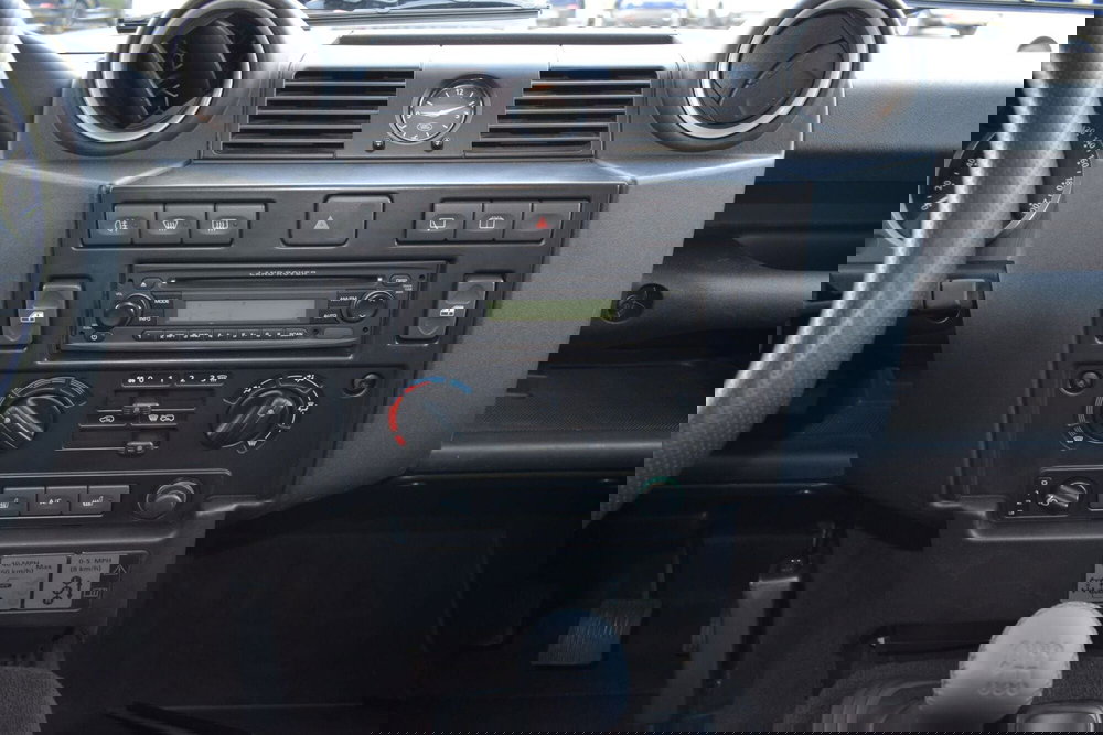 Land Rover Defender usata a Cuneo (13)