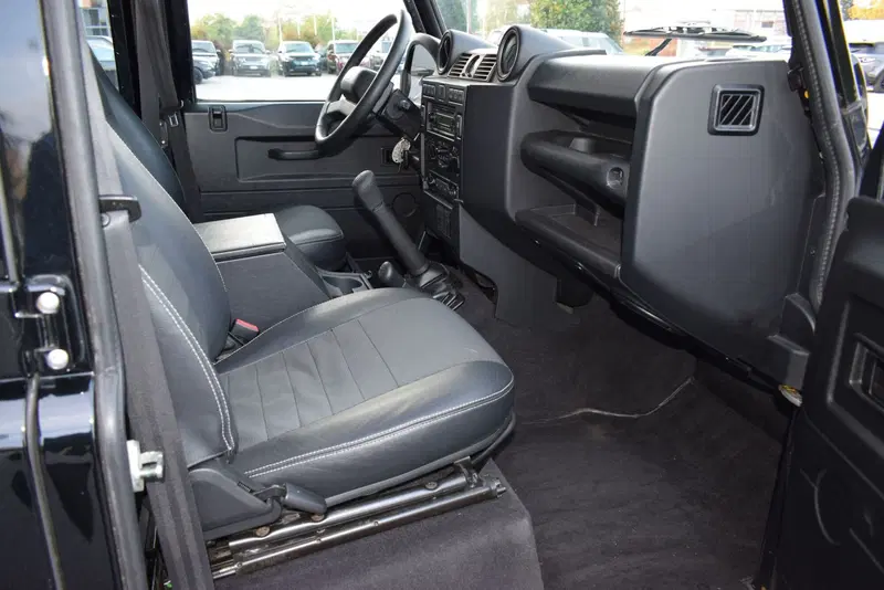 Land Rover Defender usata a Cuneo (17)