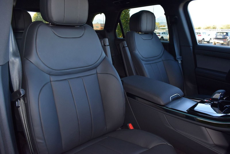 Land Rover Range Rover Sport nuova a Cuneo (16)