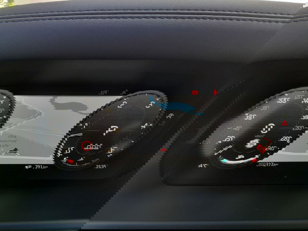 Land Rover Defender nuova a Cuneo (11)