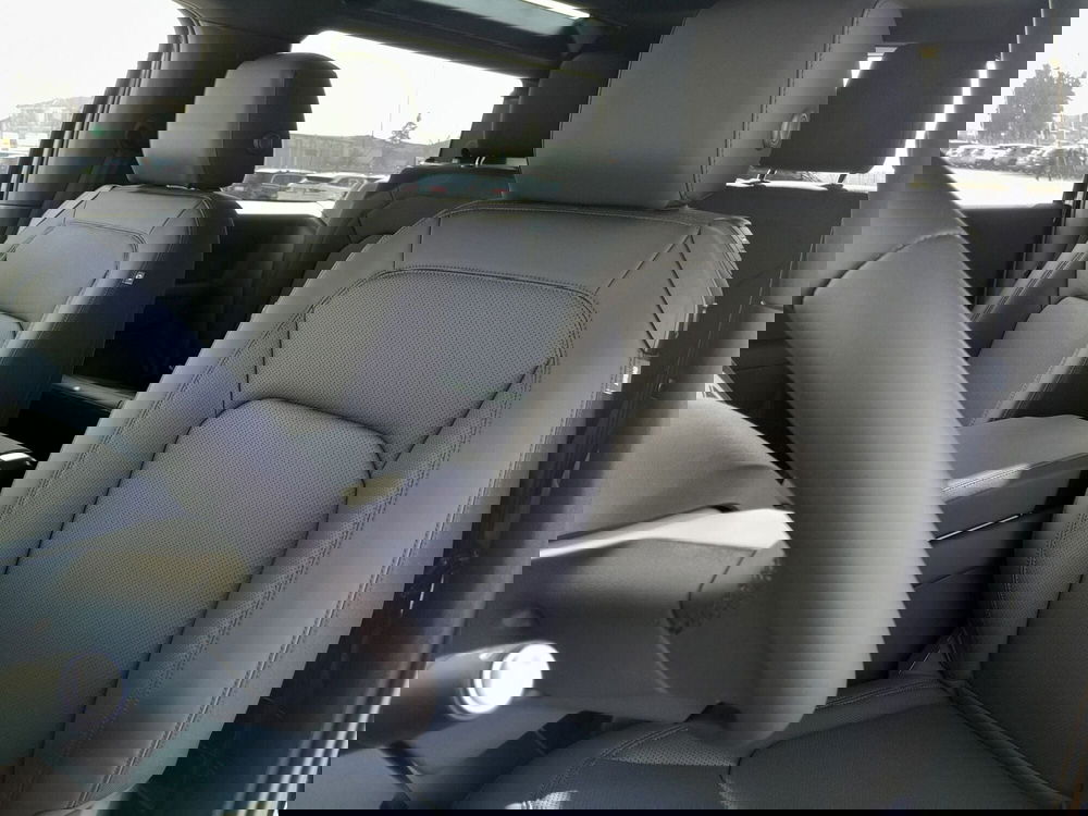 Land Rover Defender nuova a Cuneo (14)