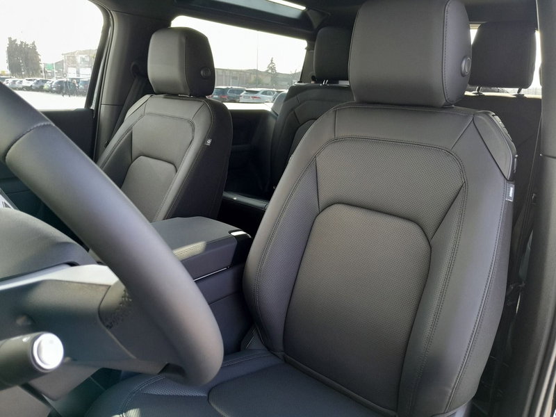 Land Rover Defender nuova a Cuneo (14)