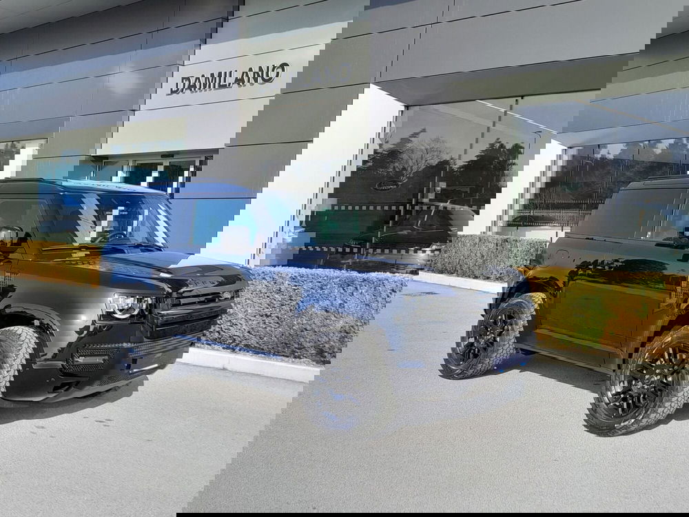 Land Rover Defender nuova a Cuneo (3)