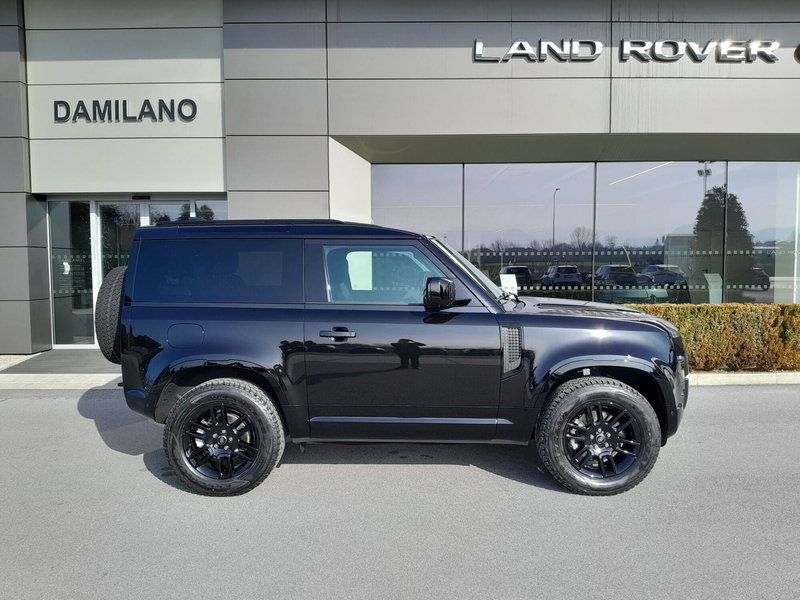 Land Rover Defender nuova a Cuneo (5)