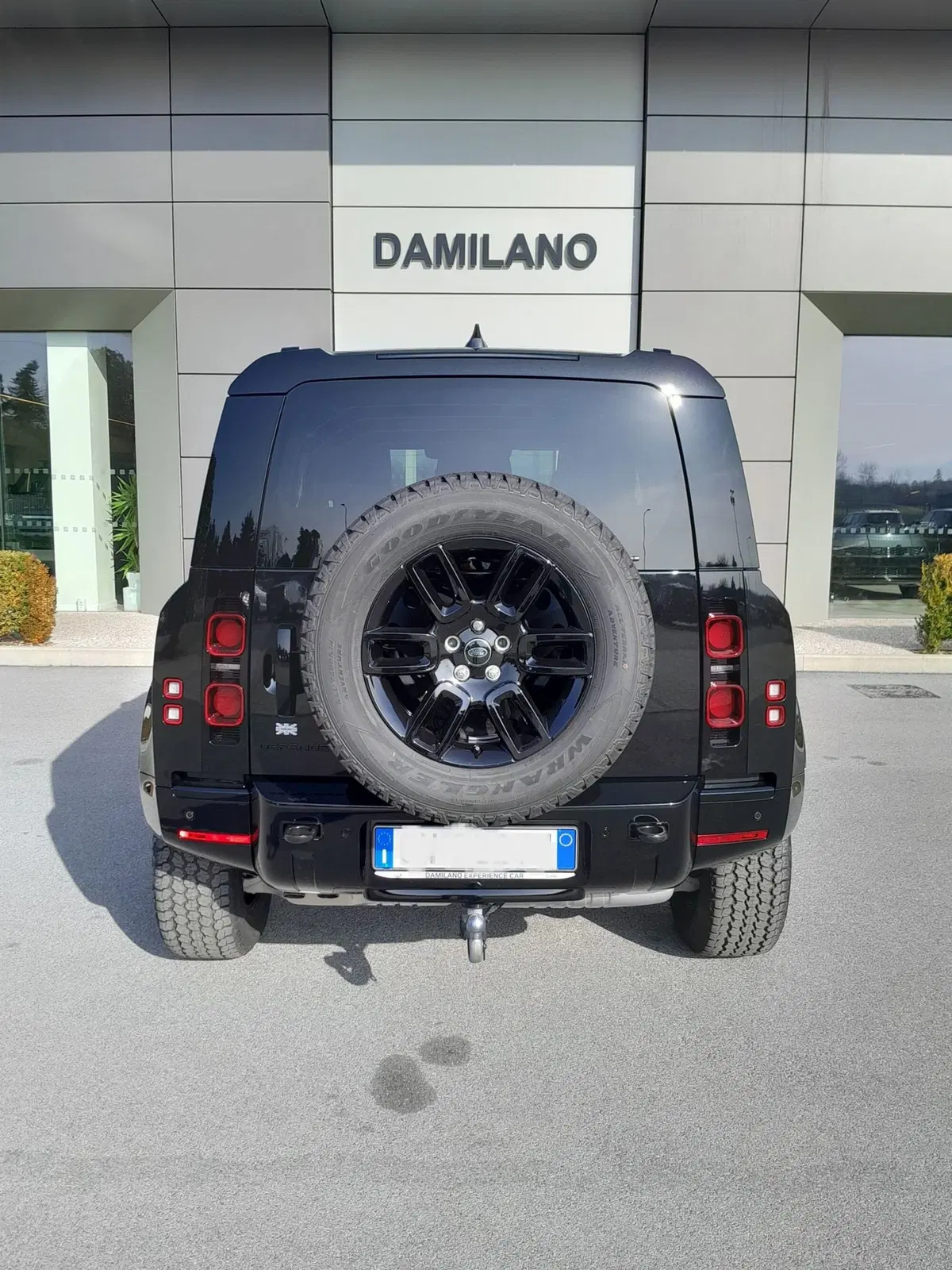 Land Rover Defender nuova a Cuneo (7)