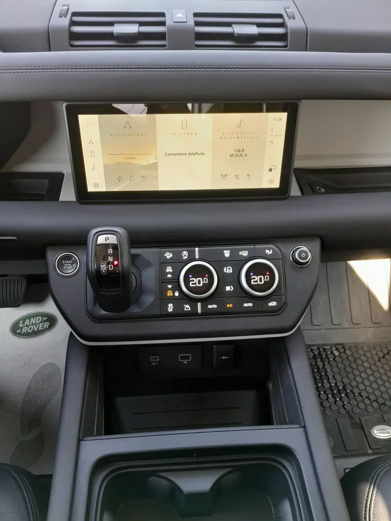 Land Rover Defender usata a Cuneo (10)