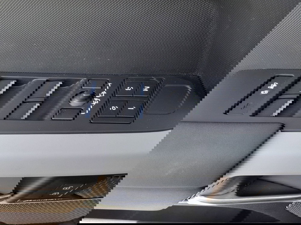 Land Rover Defender usata a Cuneo (13)