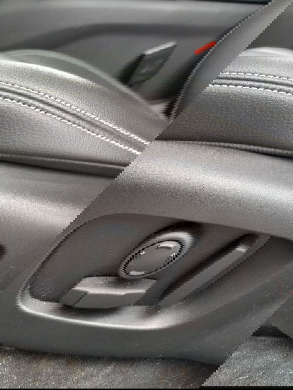 Land Rover Range Rover Velar usata a Cuneo (15)