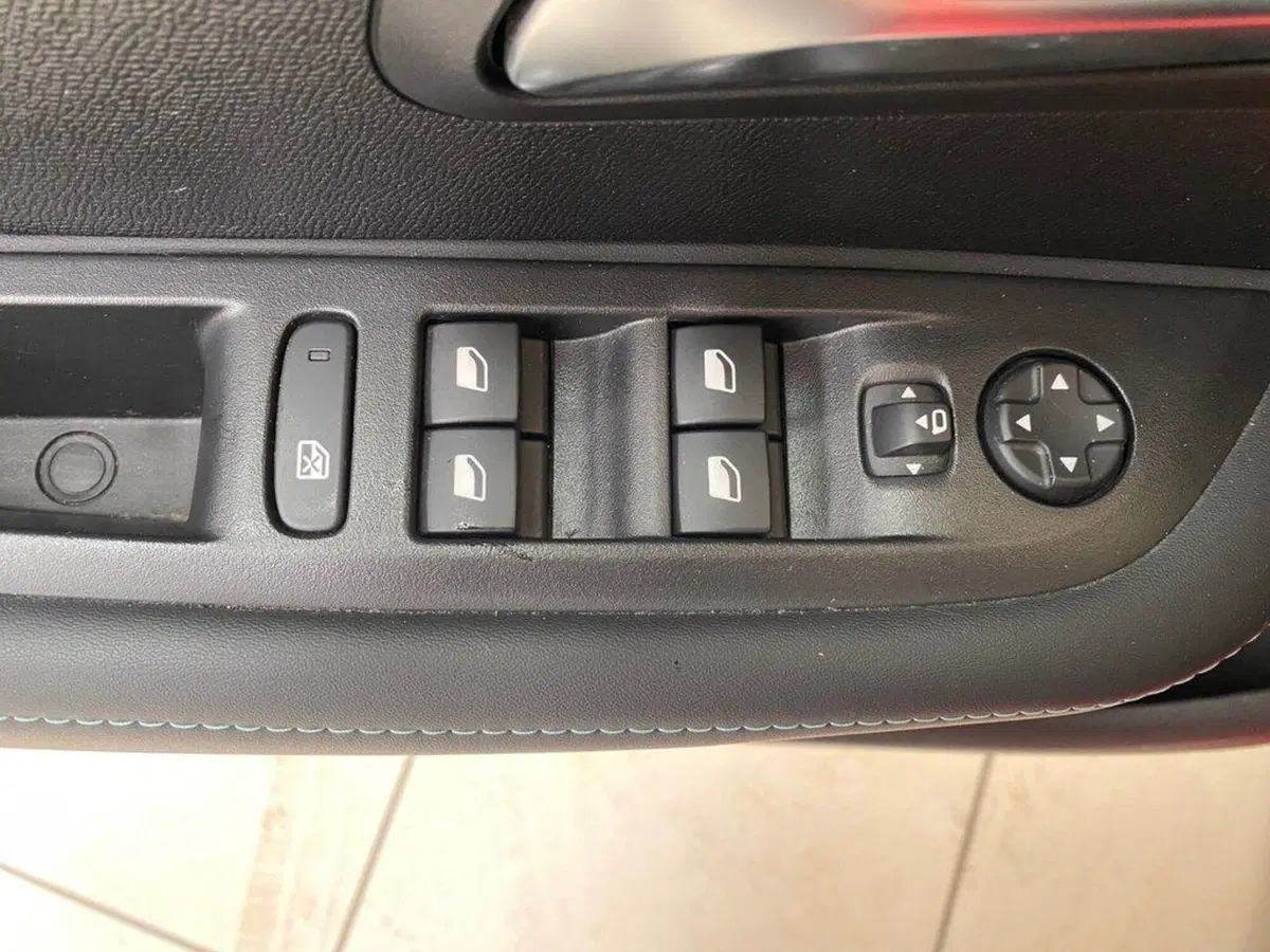 Peugeot 208 usata a Torino (13)