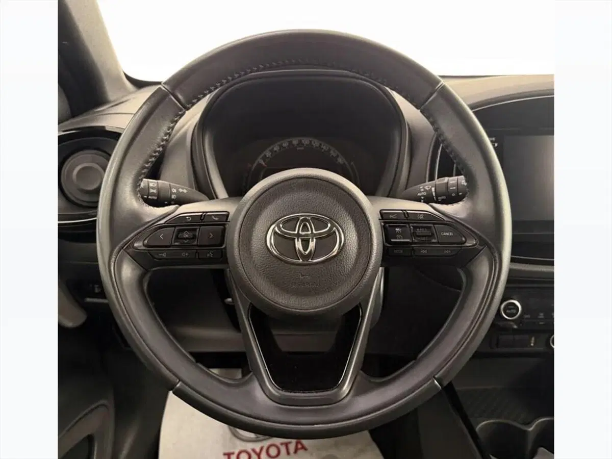 Toyota Aygo X usata a Monza e Brianza (8)