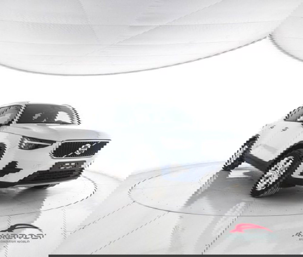 Volvo XC40 nuova a Perugia (2)