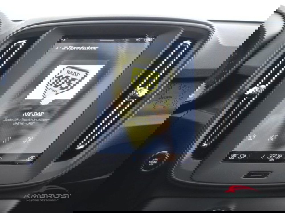 Volvo XC40 nuova a Perugia (13)