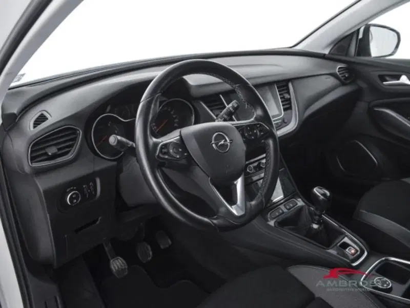 Opel Grandland X usata a Perugia (8)