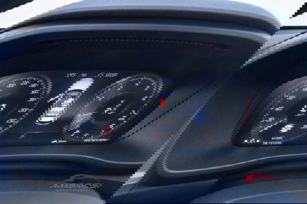 Volvo XC40 usata a Perugia (11)