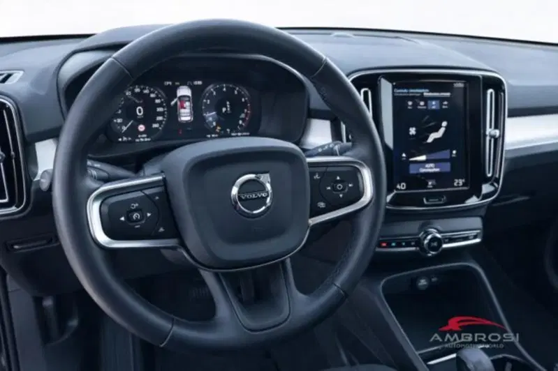 Volvo XC40 usata a Perugia (12)