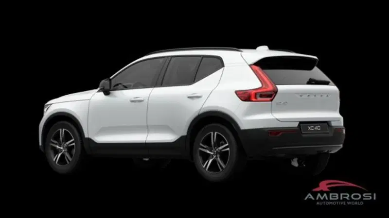 Volvo XC40 nuova a Perugia (3)